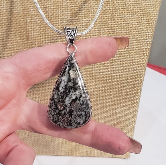 Eudialyte necklace, 925 silver eudialyte long pendant necklace - Picture 9 of 13